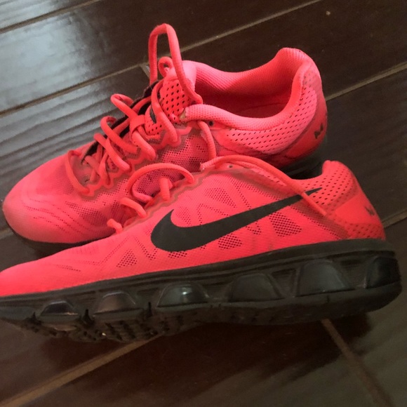 Nike Shoes - Nike Air Size 9 excellent condition